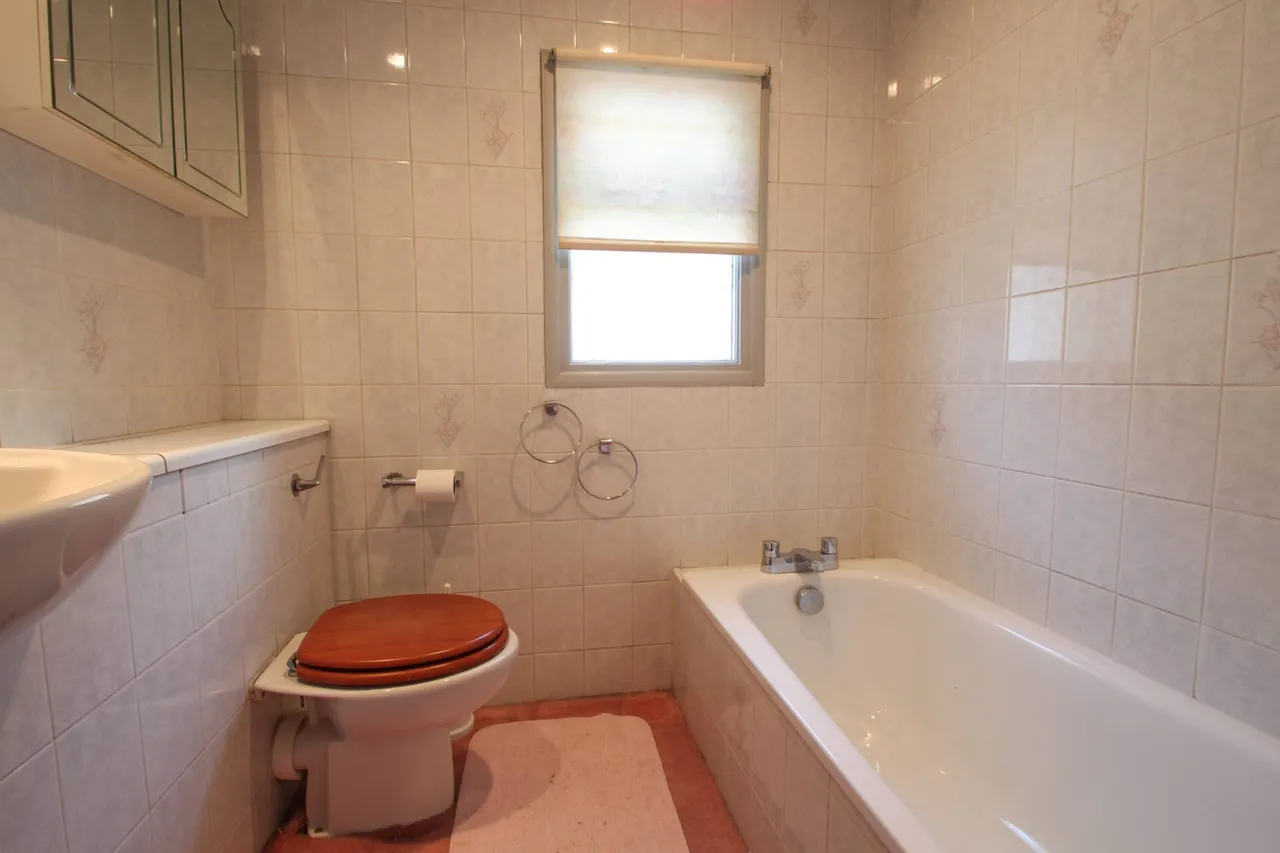 Sidmouth Road, Welling, photo 9