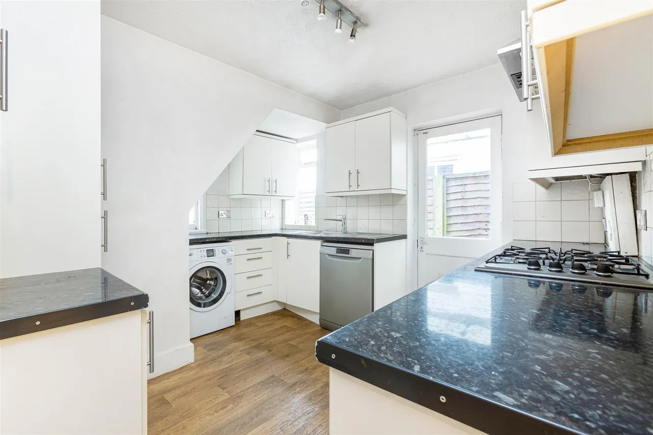 1 bed flat to rent, White Hart Lane, Barnes, SW13