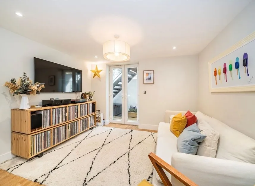 2 bed flat for sale — Alpha Road, Surbiton, KT5