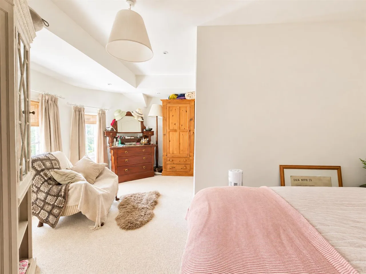 Highstreet, Leatherhead, KT22, photo 4