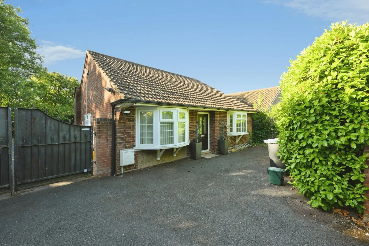 3 bed house for sale, Briars Lane, Hatfield, AL10