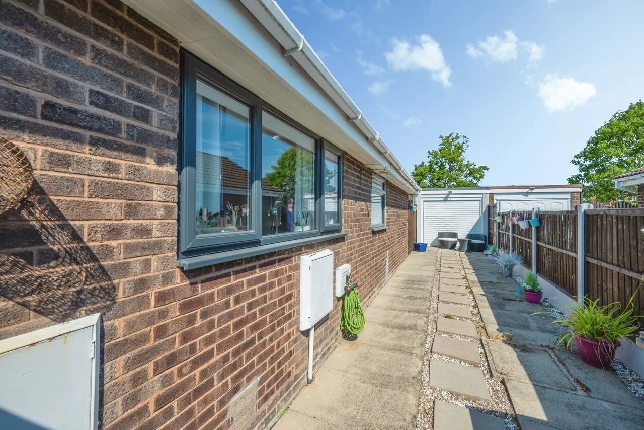 Lamprey, Dosthill, Tamworth, Staffordshire, B77, photo 19