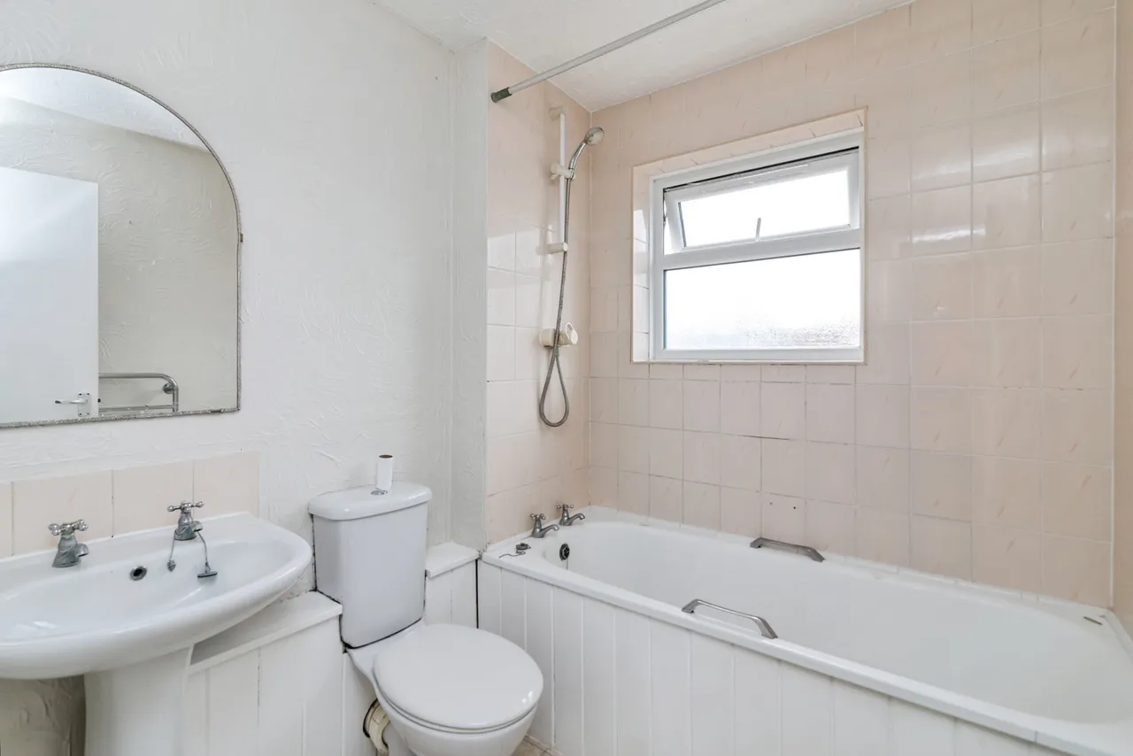 Clark Road, Ditchingham, Bungay, Norfolk, NR35, photo 14