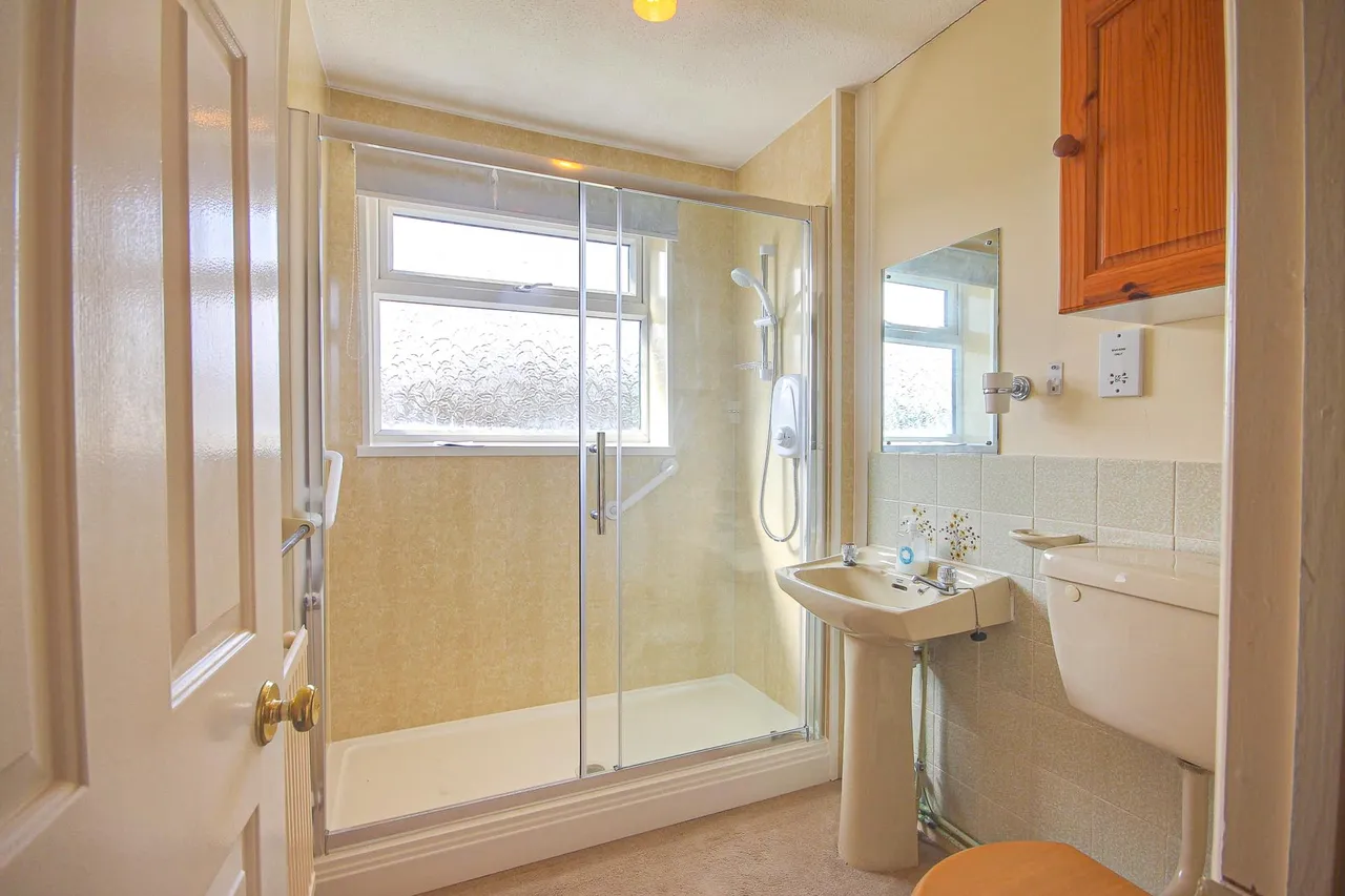 The Richmonds, Abbeydale, Gloucester, GL4, photo 9