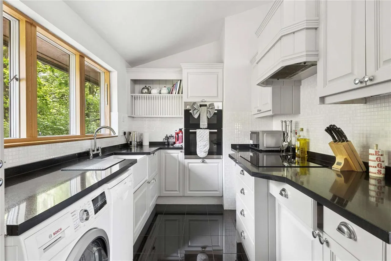 Beaulieu, Brockenhurst, Hampshire, SO42 7YF, photo 10