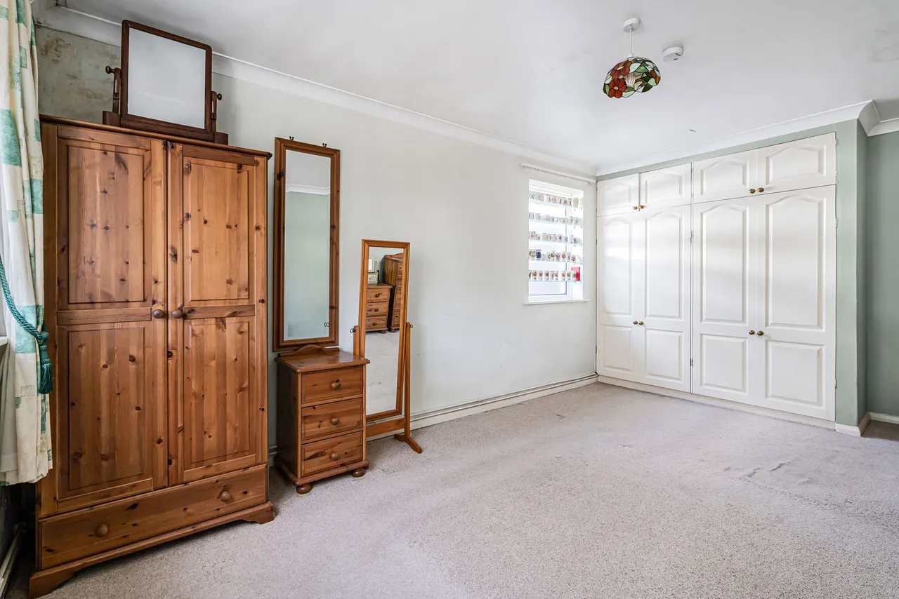 Honeypots Road, Woking, GU22, photo 18