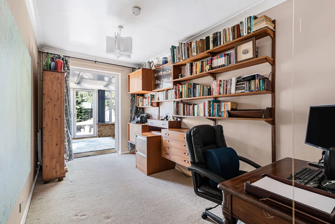 Honeypots Road, Woking, GU22, photo 21