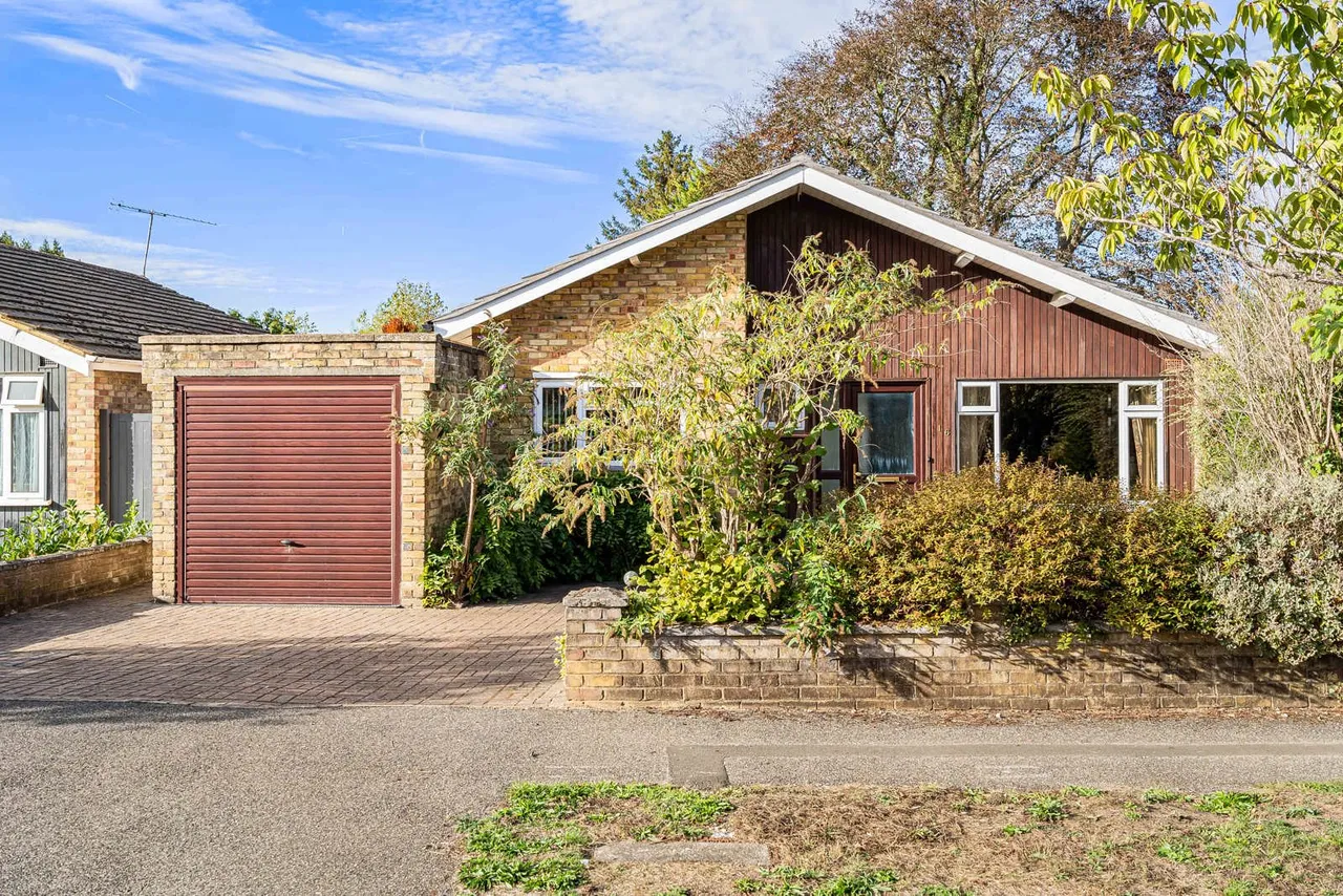 Honeypots Road, Woking, GU22, photo 26