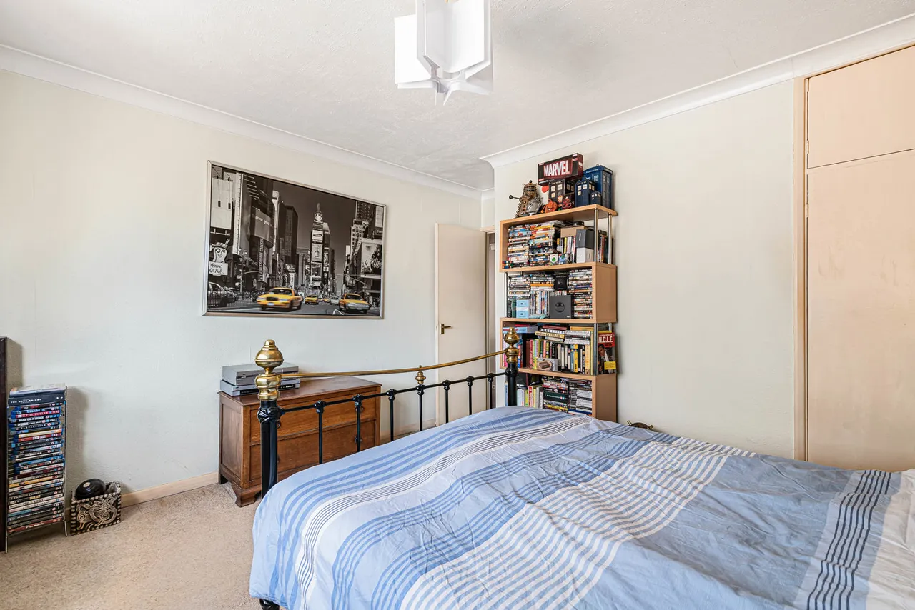Honeypots Road, Woking, GU22, photo 16