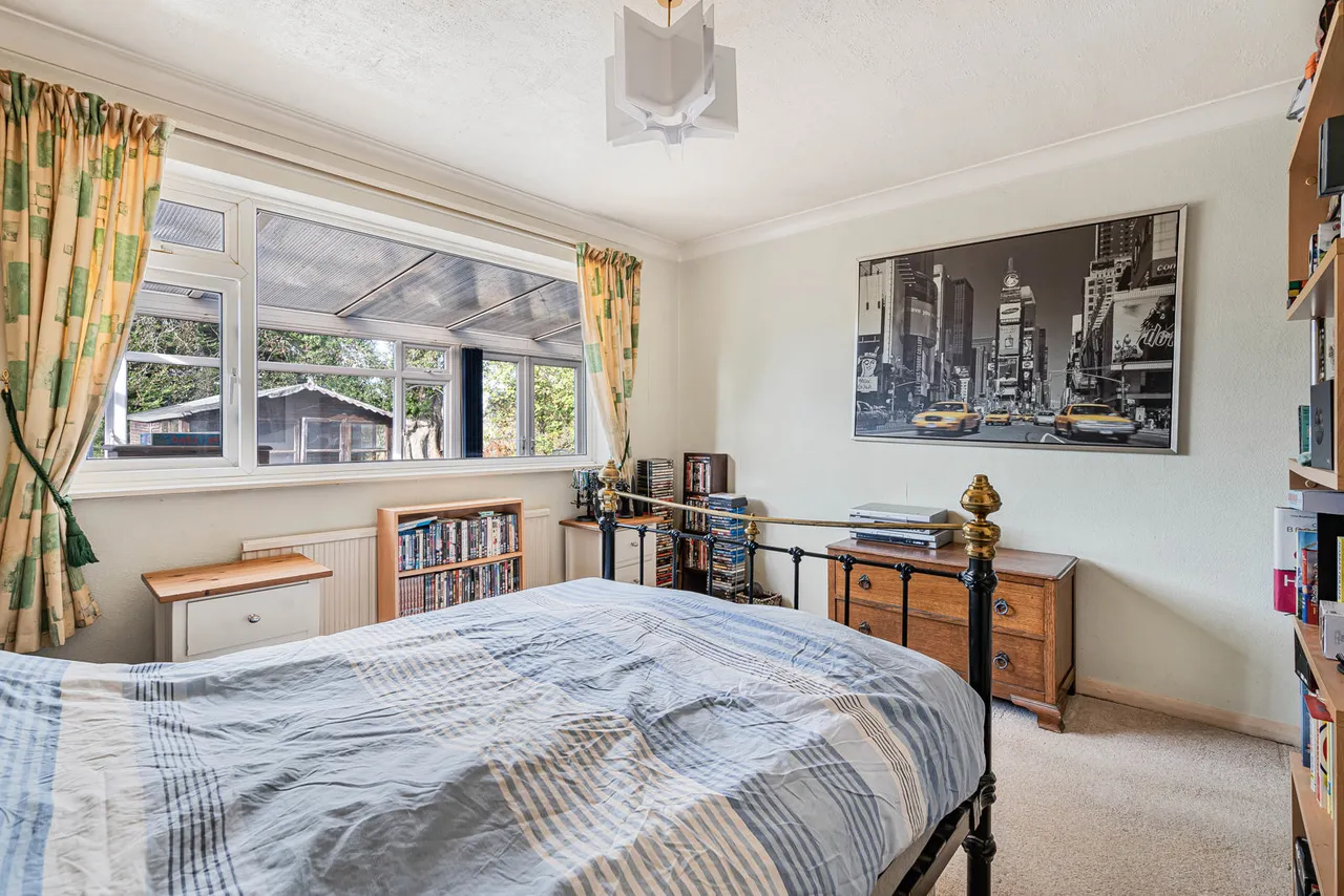 Honeypots Road, Woking, GU22, photo 15