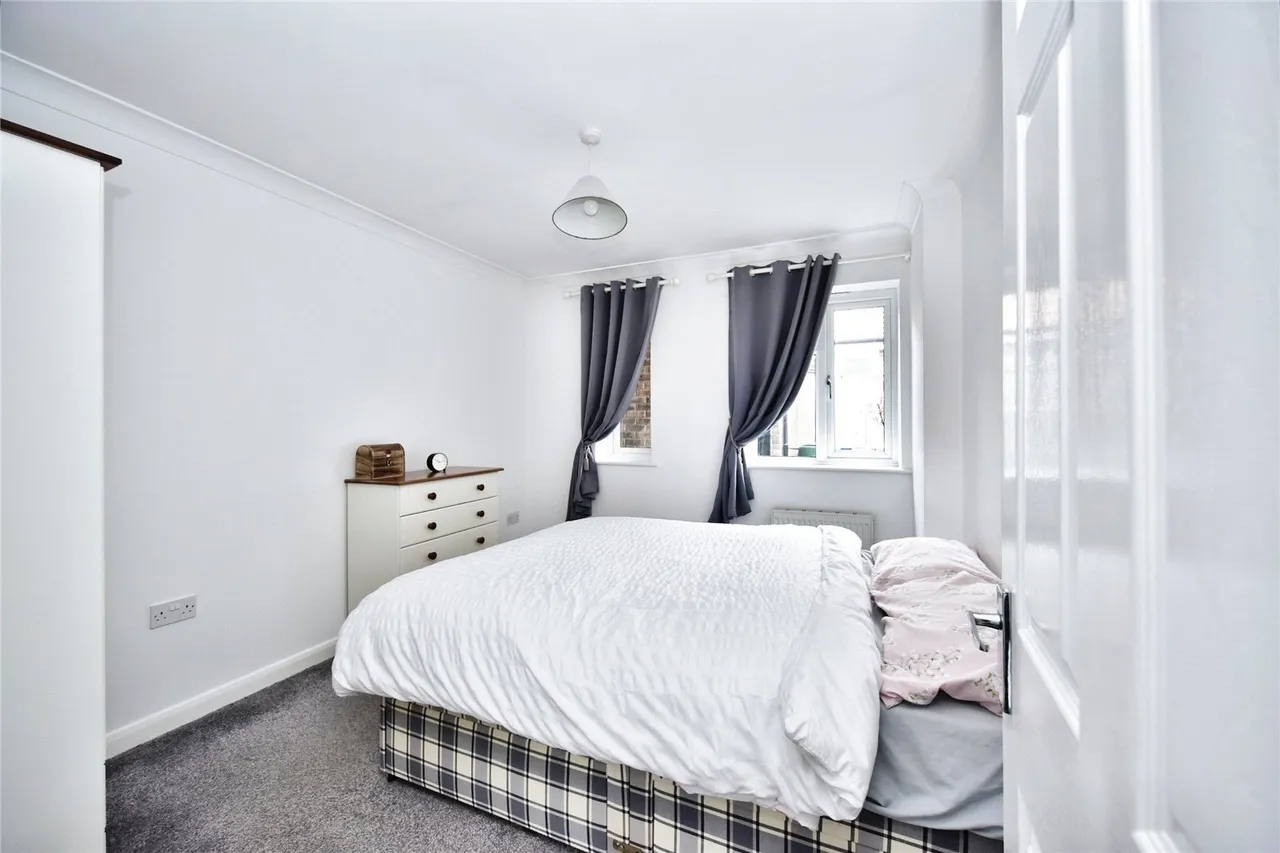 Seaside Avenue, Minster on Sea, ME12, photo 11