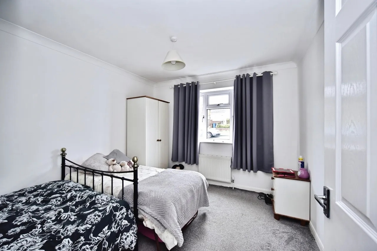 Seaside Avenue, Minster on Sea, ME12, photo 23