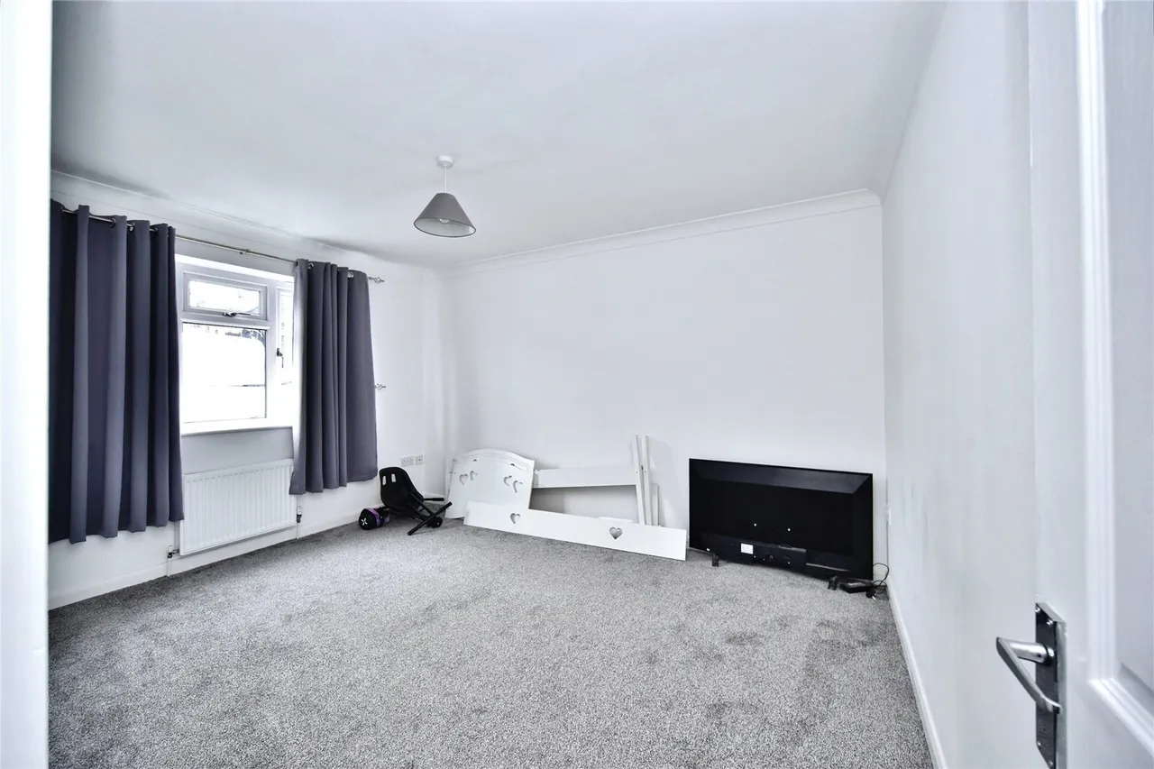 Seaside Avenue, Minster on Sea, ME12, photo 12