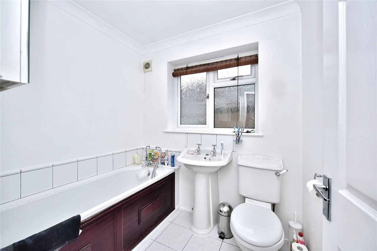 Seaside Avenue, Minster on Sea, ME12, photo 13