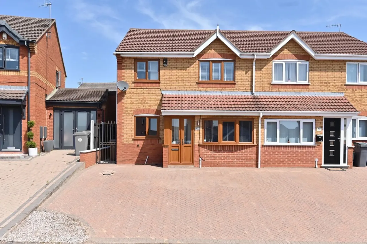 3 bed house for sale — Deanscroft Way, Longton, Stoke-on-Trent