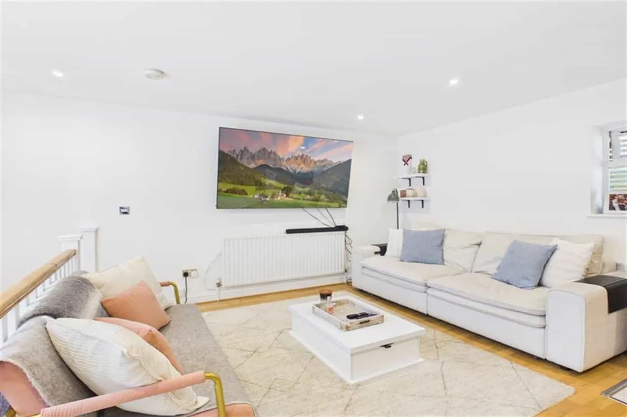 1 bed house for sale — Medwin Street, London, SW4 7RS
