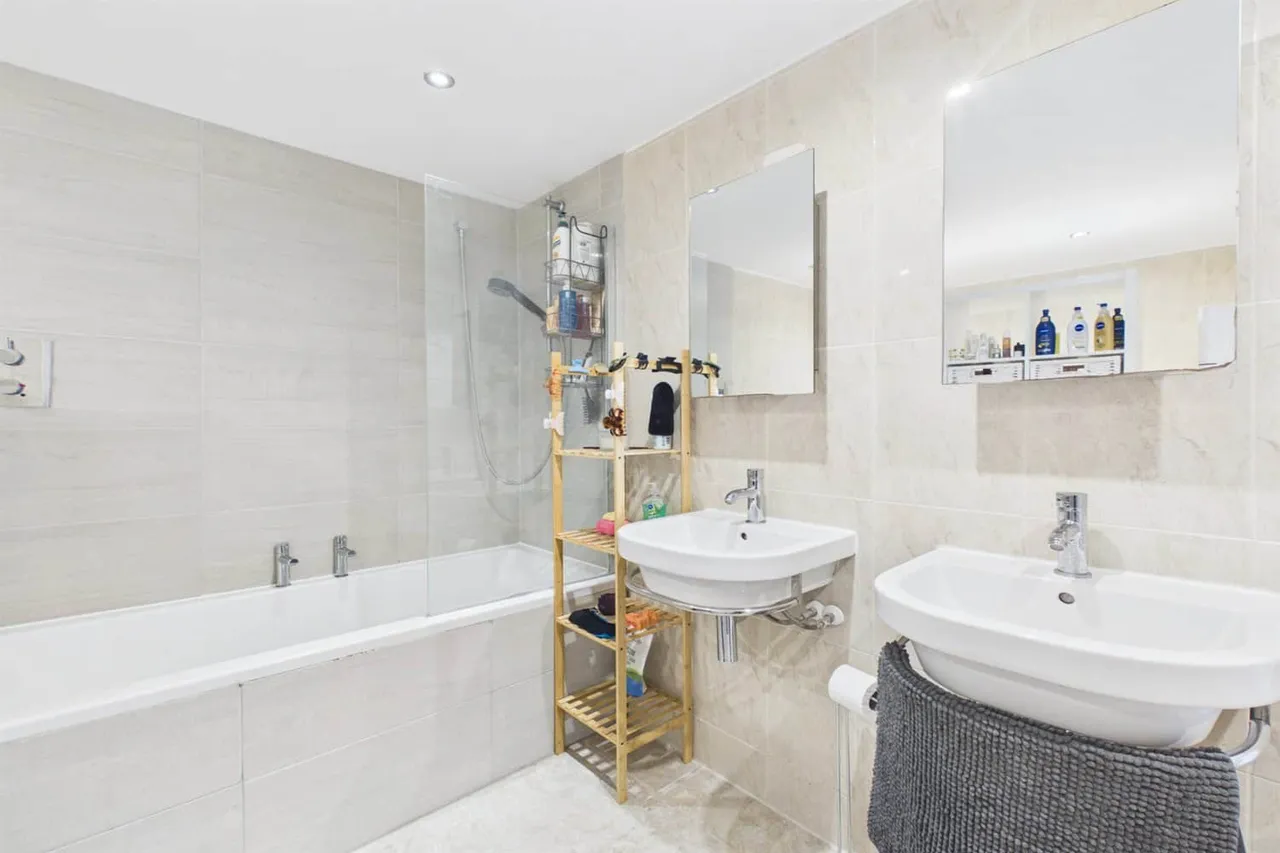 Medwin Street, London, SW4 7RS, photo 9