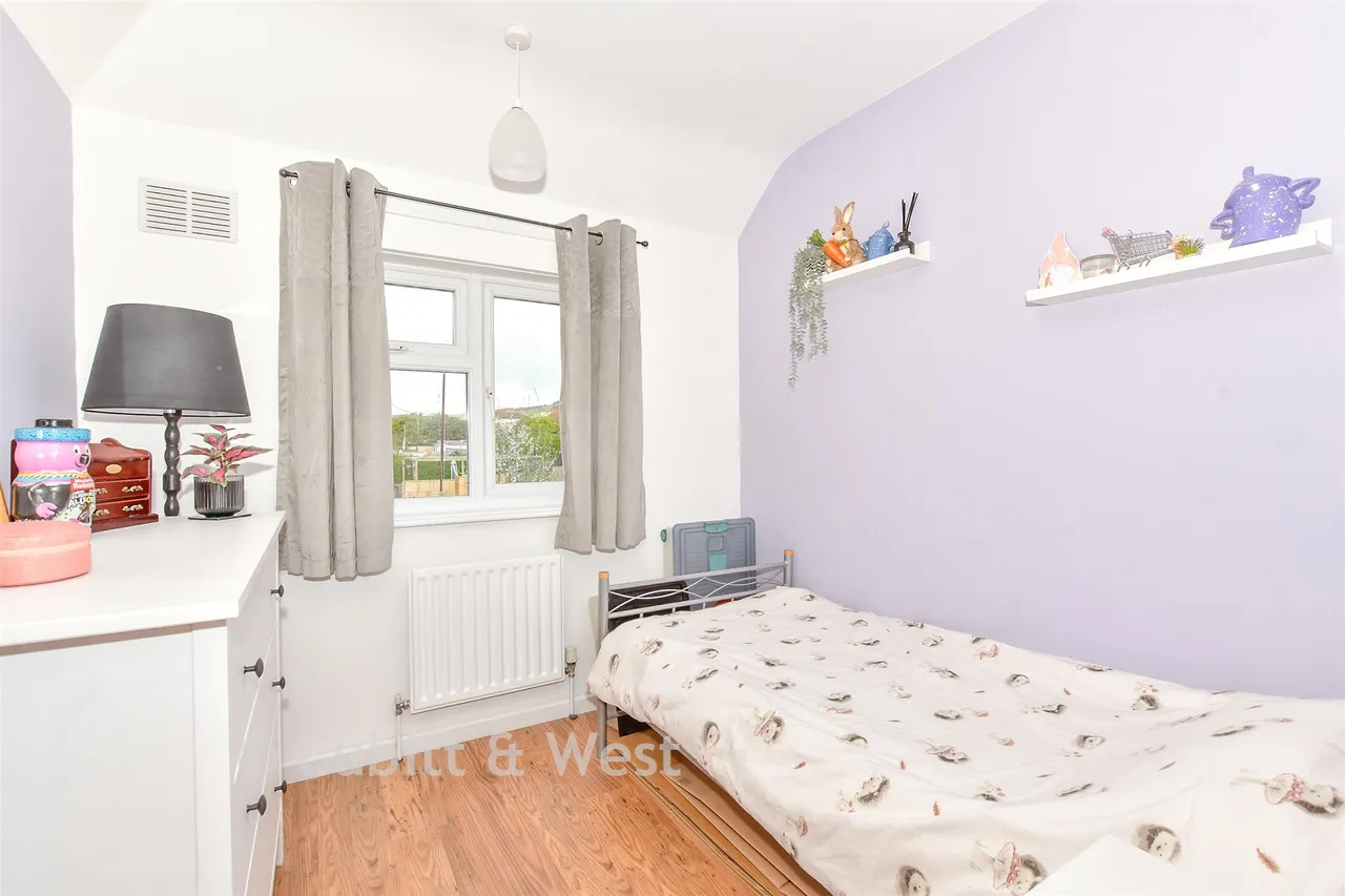 Wymering Lane, Portsmouth, PO6, photo 8