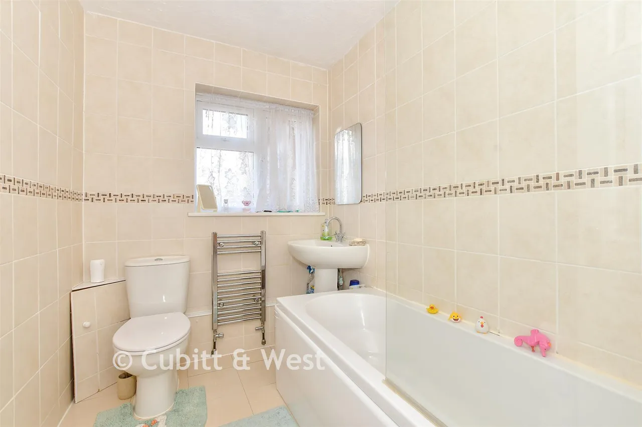 Wymering Lane, Portsmouth, PO6, photo 5