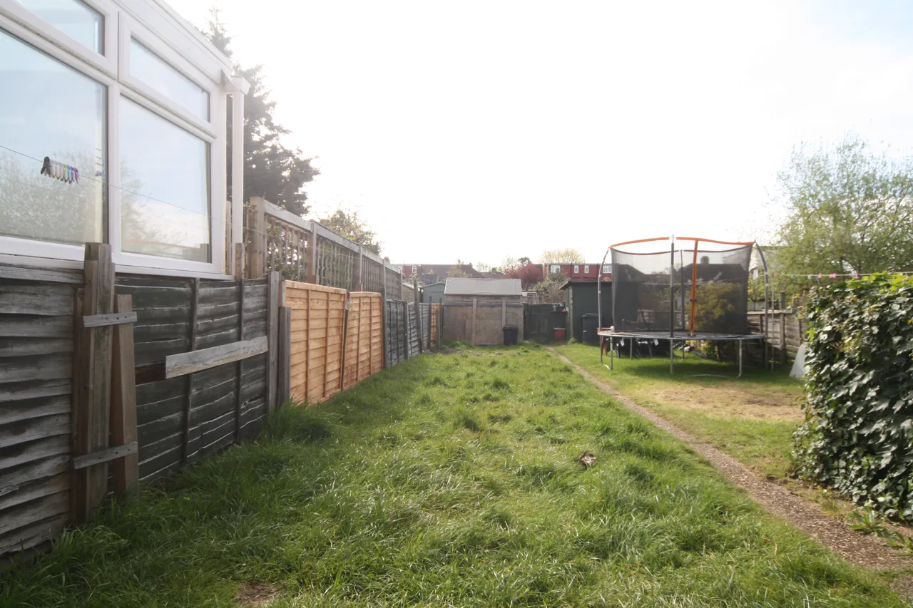 Stanley Avenue, Greenford, UB6, photo 8