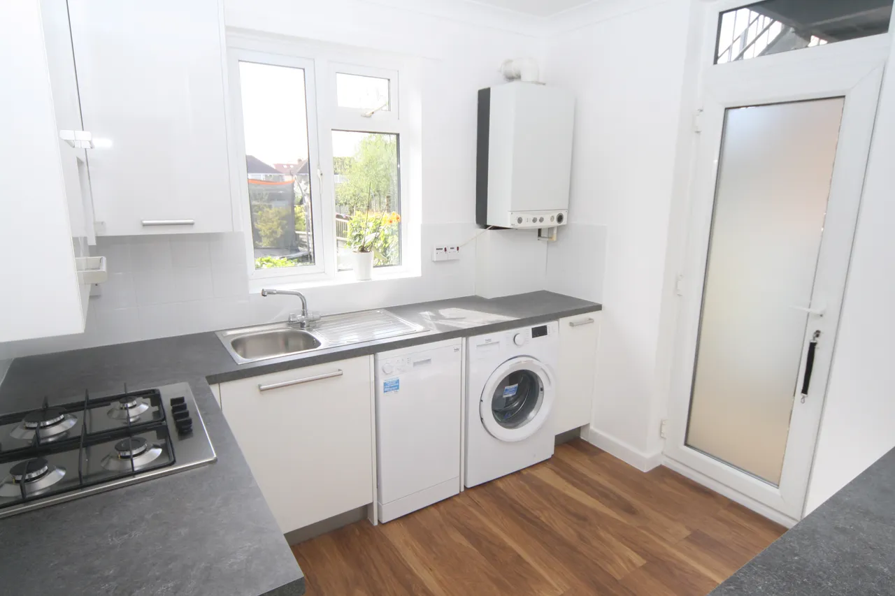 Stanley Avenue, Greenford, UB6, photo 7
