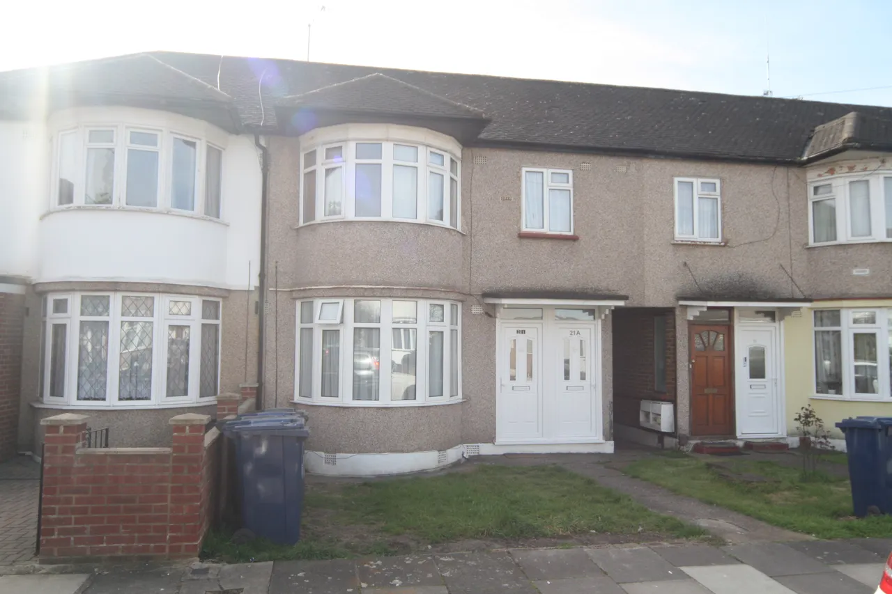 1 bed flat to rent, Stanley Avenue, Greenford, UB6