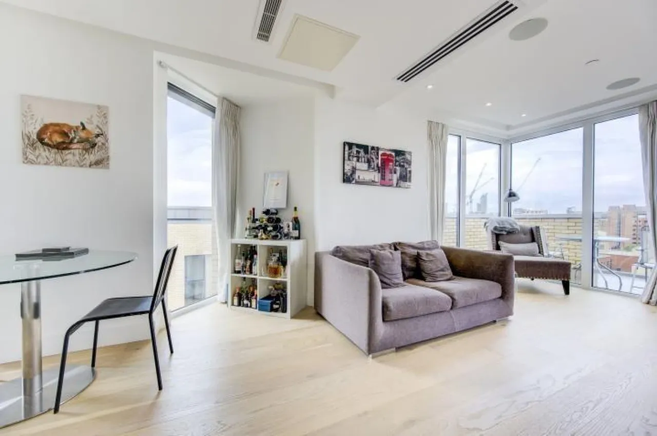 Central Avenue, London, SW6, photo 6