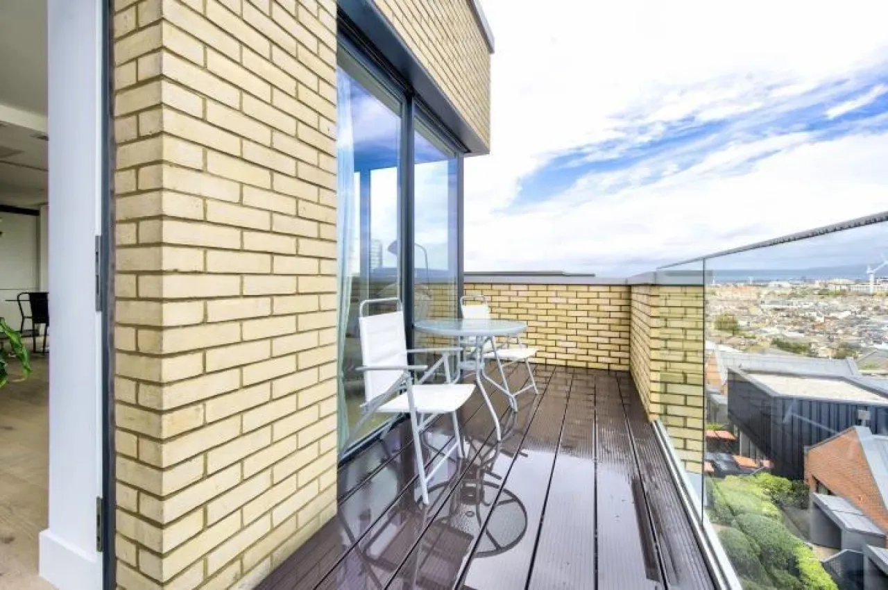 Central Avenue, London, SW6, photo 10