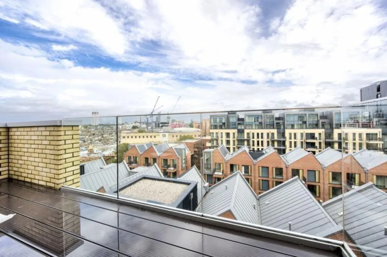 Central Avenue, London, SW6, photo 9