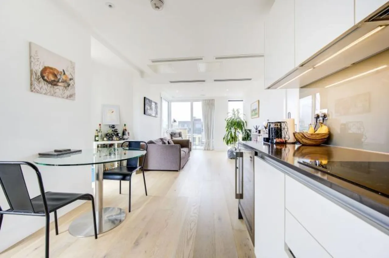 Central Avenue, London, SW6, photo 8