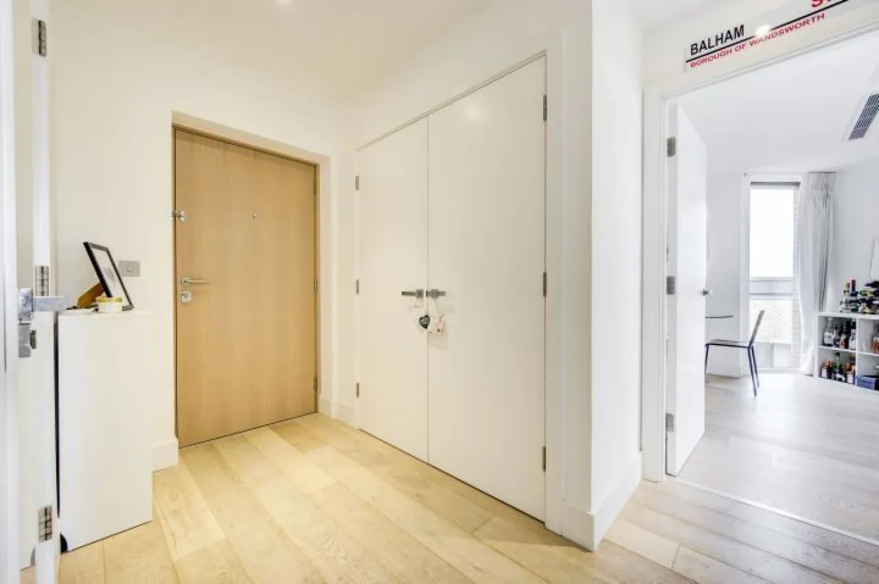 Central Avenue, London, SW6, photo 11