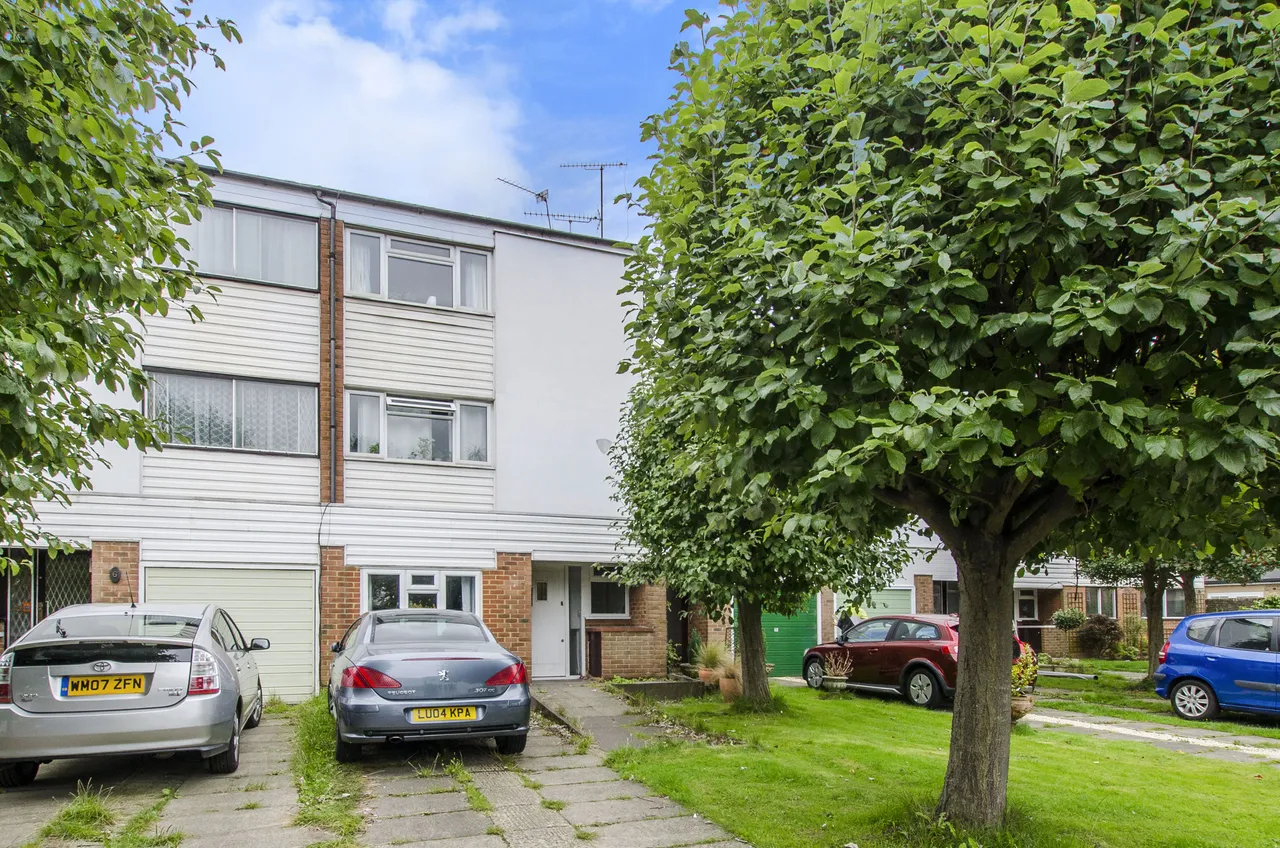 flat to rent — Room 5, 7 Sovereign Close, London
