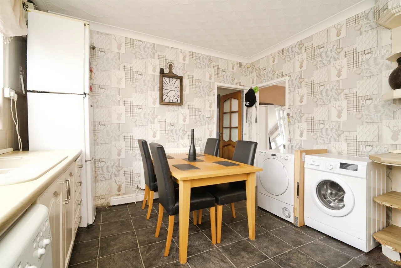 Rotherham Road, Little Houghton, Barnsley, photo 5