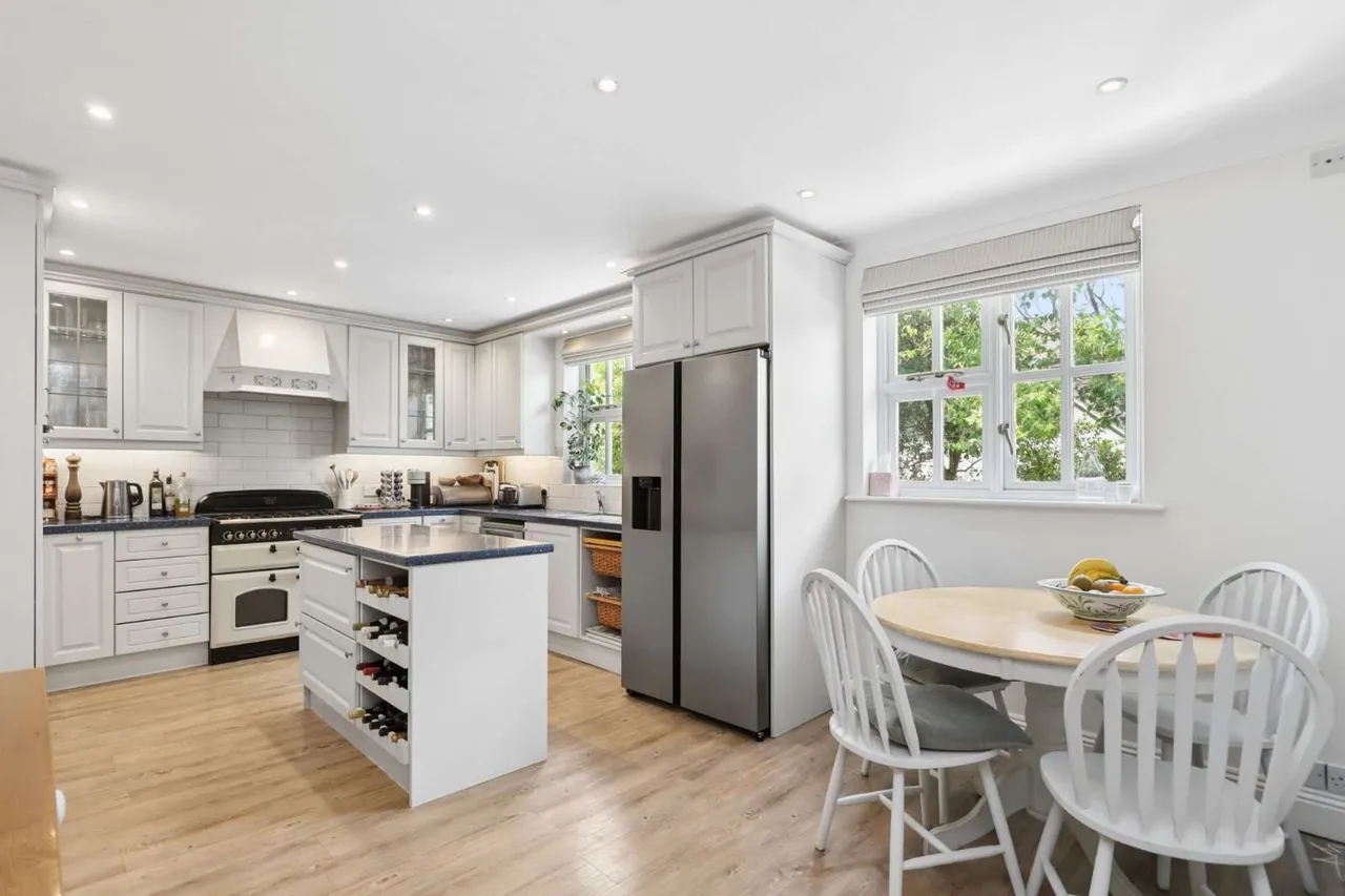Shere Road, West Horsley, Leatherhead, Surrey, KT24 6EL, photo 4