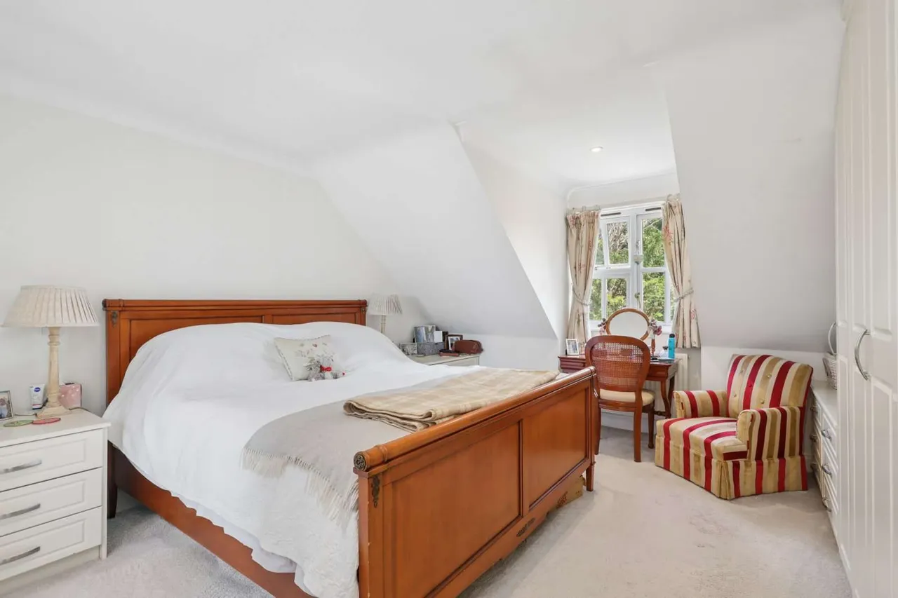 Shere Road, West Horsley, Leatherhead, Surrey, KT24 6EL, photo 11