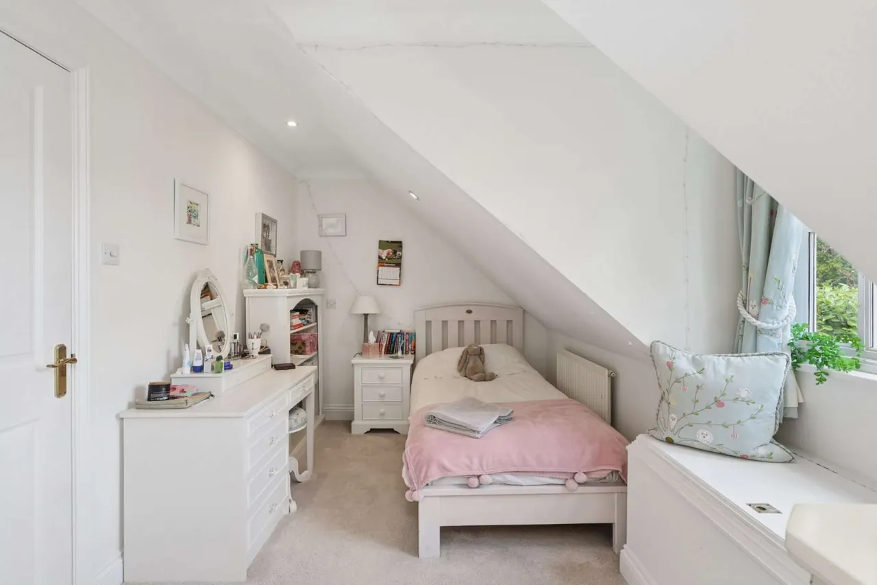 Shere Road, West Horsley, Leatherhead, Surrey, KT24 6EL, photo 12