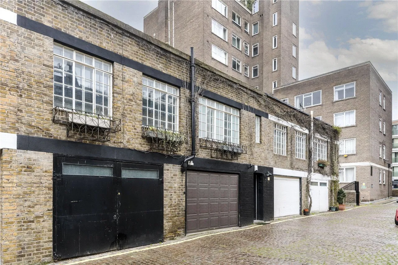 Connaught Close, London, W2, photo 3