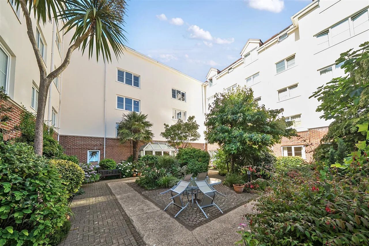 Poole Road, Bournemouth, BH2, photo 12