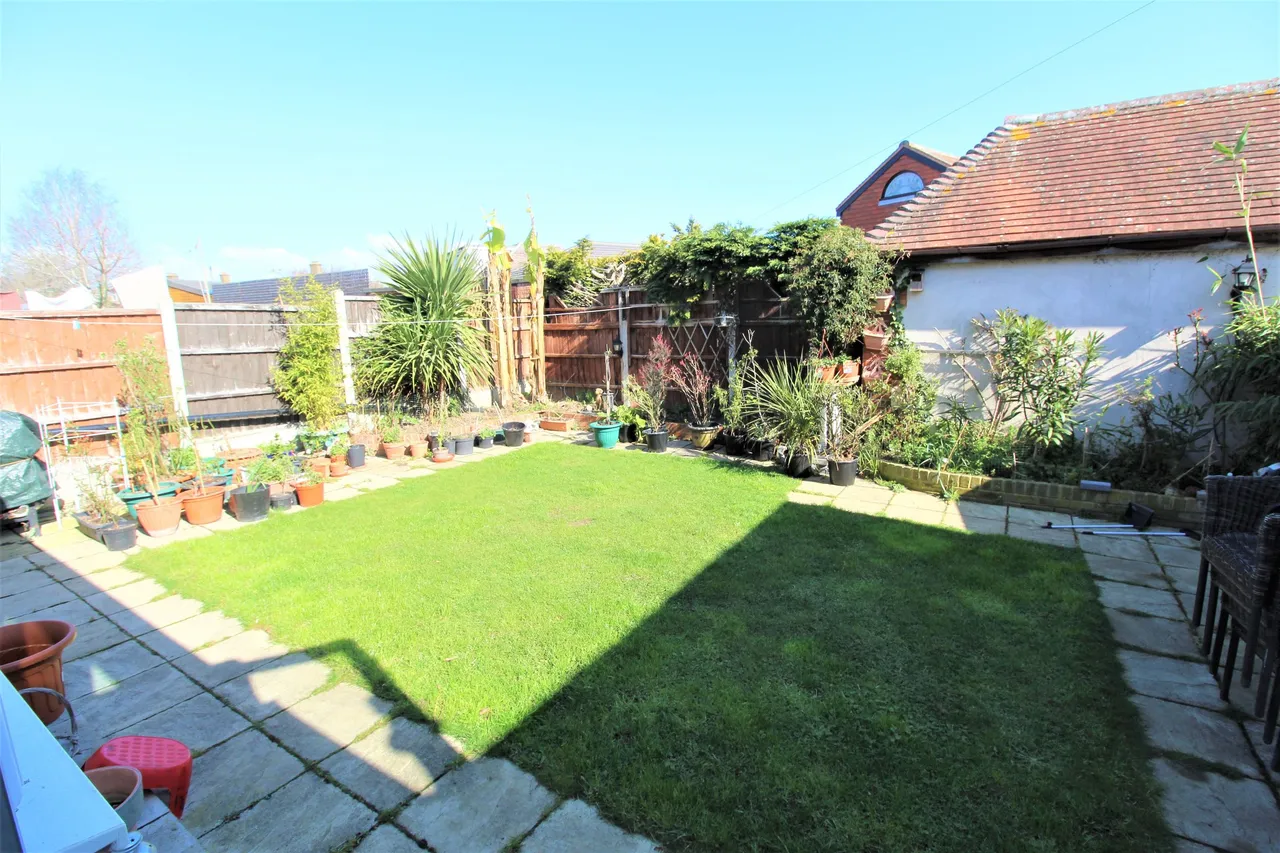 Lodge Lane, Grays, Essex, RM16 2TH, photo 17