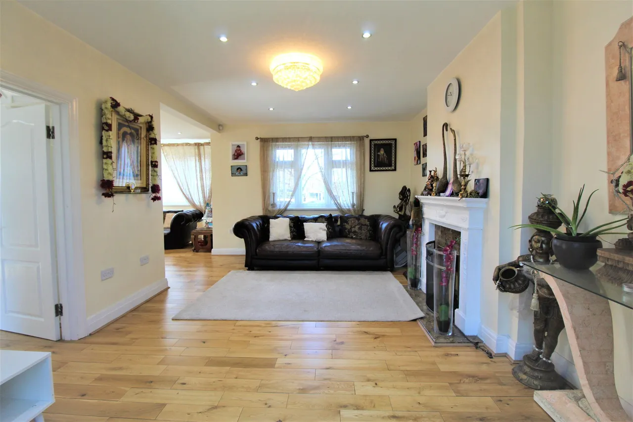Lodge Lane, Grays, Essex, RM16 2TH, photo 4