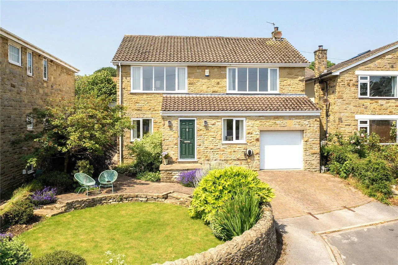 4 bed house for sale, St. Johns Drive, North Rigton, LS17