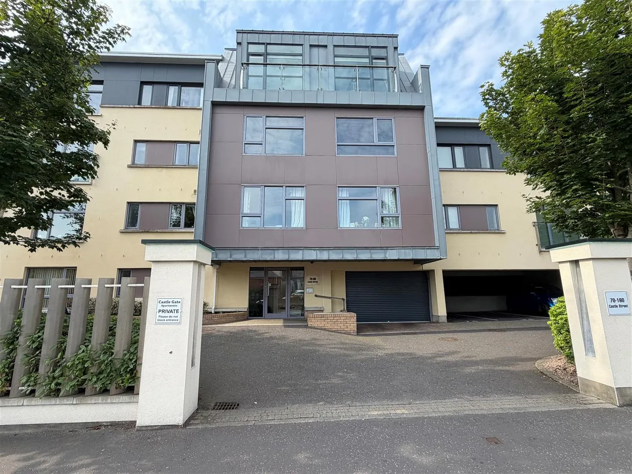 2 bed flat for sale, Castle Street, Castle Gate, BT20