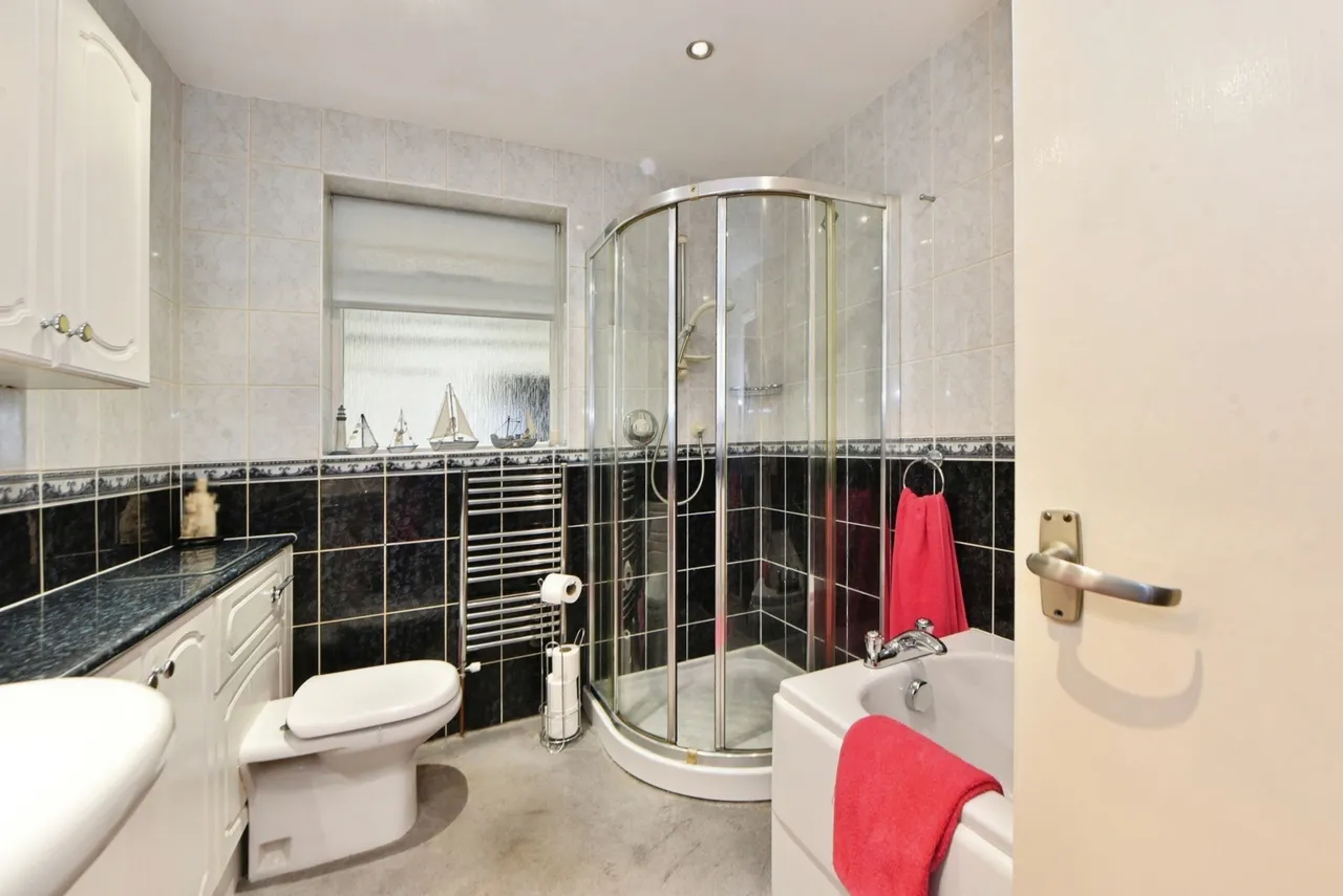 Bowfell Drive, High Lane, Stockport, Greater Manchester, SK6, photo 5