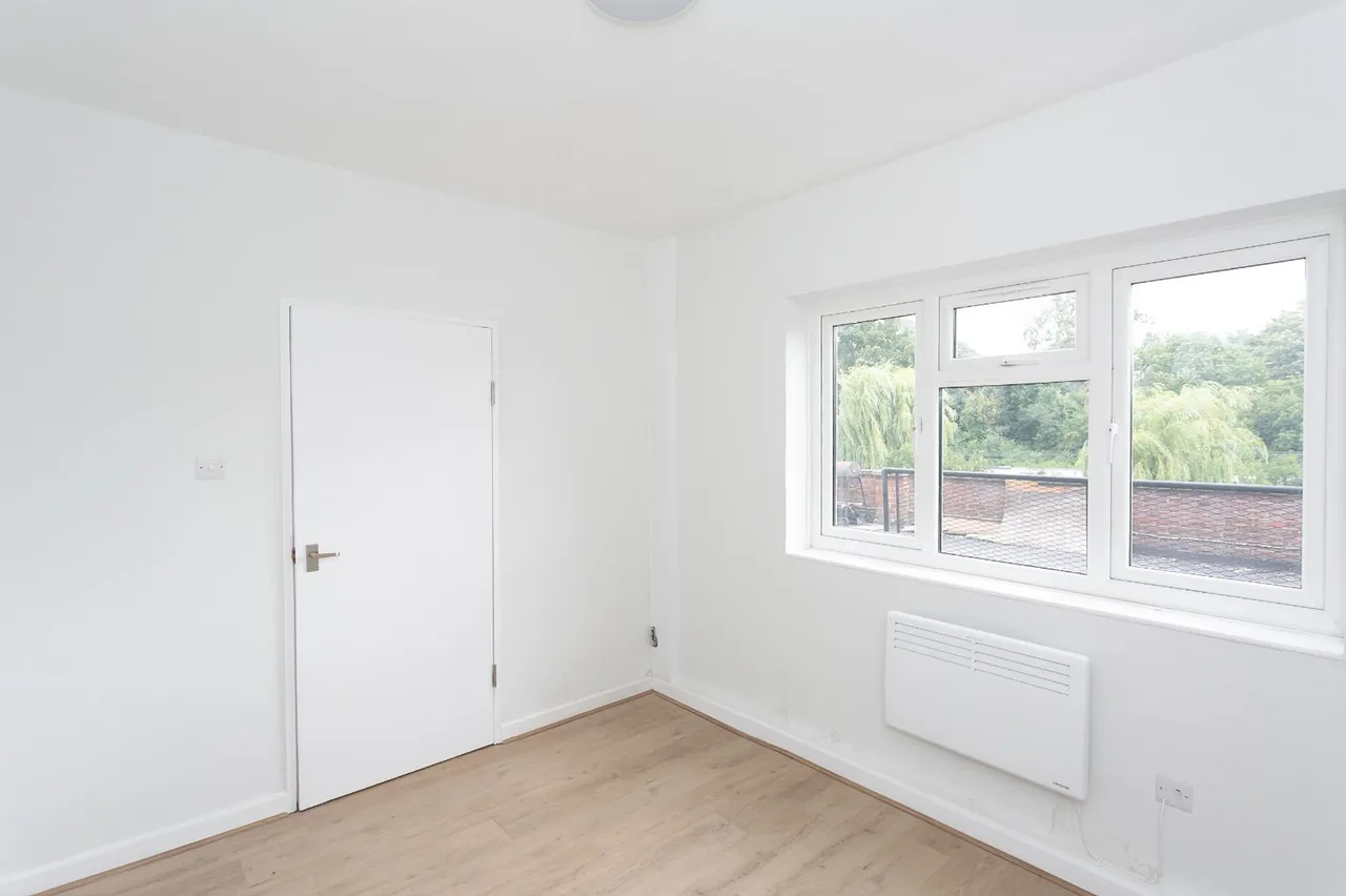 379 Watling Street, Radlett, photo 4