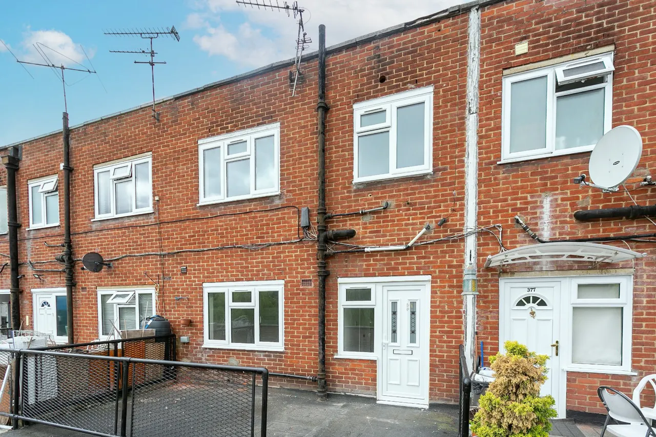 379 Watling Street, Radlett, photo 6