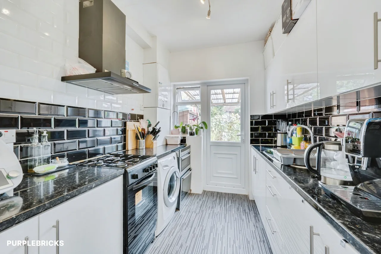 Hazelwood Avenue, Morden, SM4, photo 3