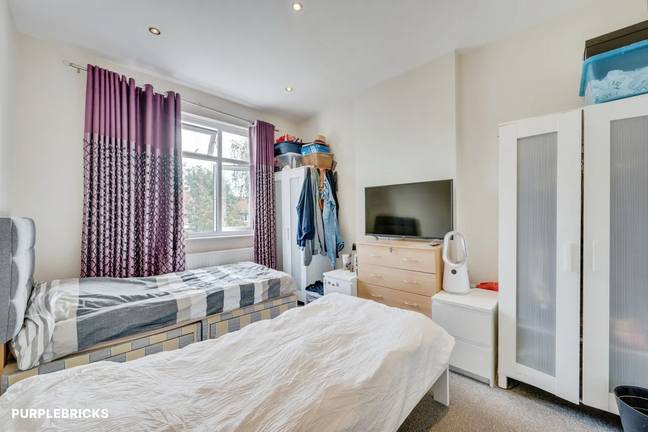 Hazelwood Avenue, Morden, SM4, photo 13