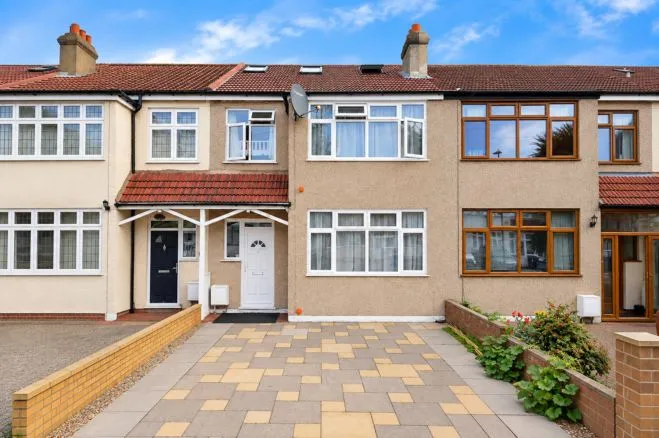 4 bed house for sale, Hazelwood Avenue, Morden, SM4