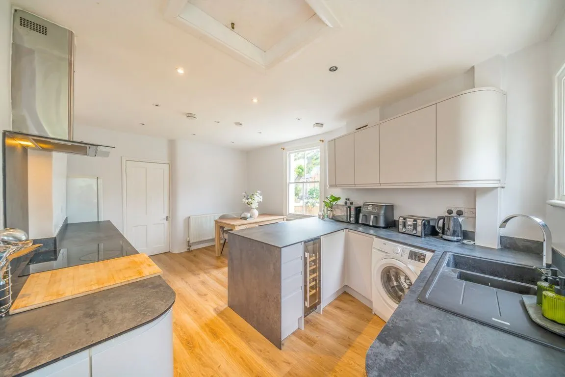 Haverhill Road, SW12, photo 4