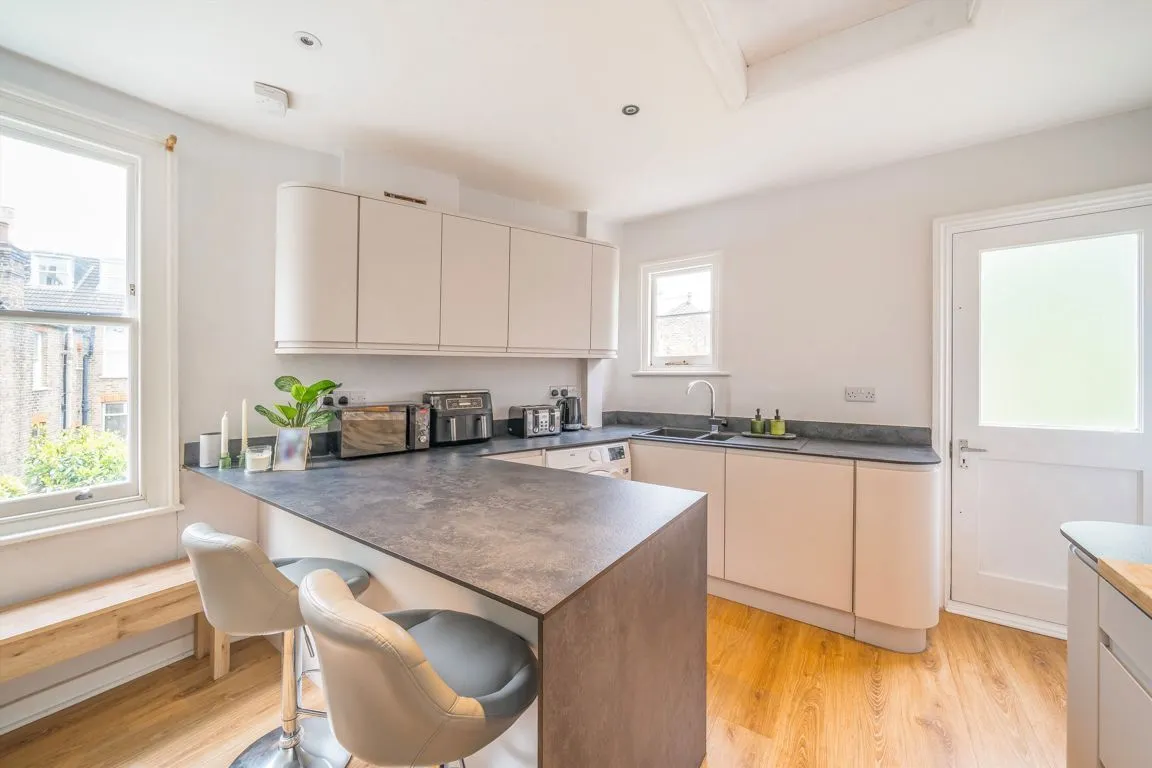 Haverhill Road, SW12, photo 5